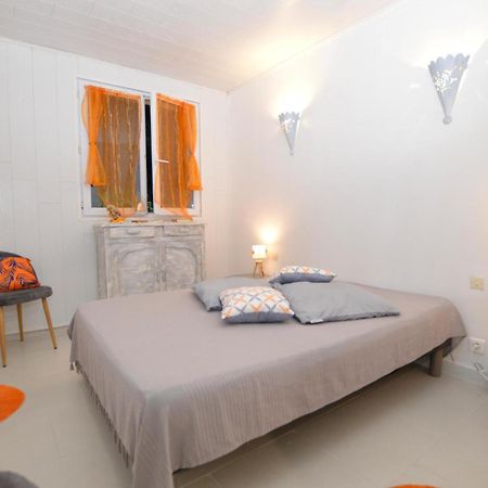 Cozy Apartment In Propriano With Kitchen Exterior foto