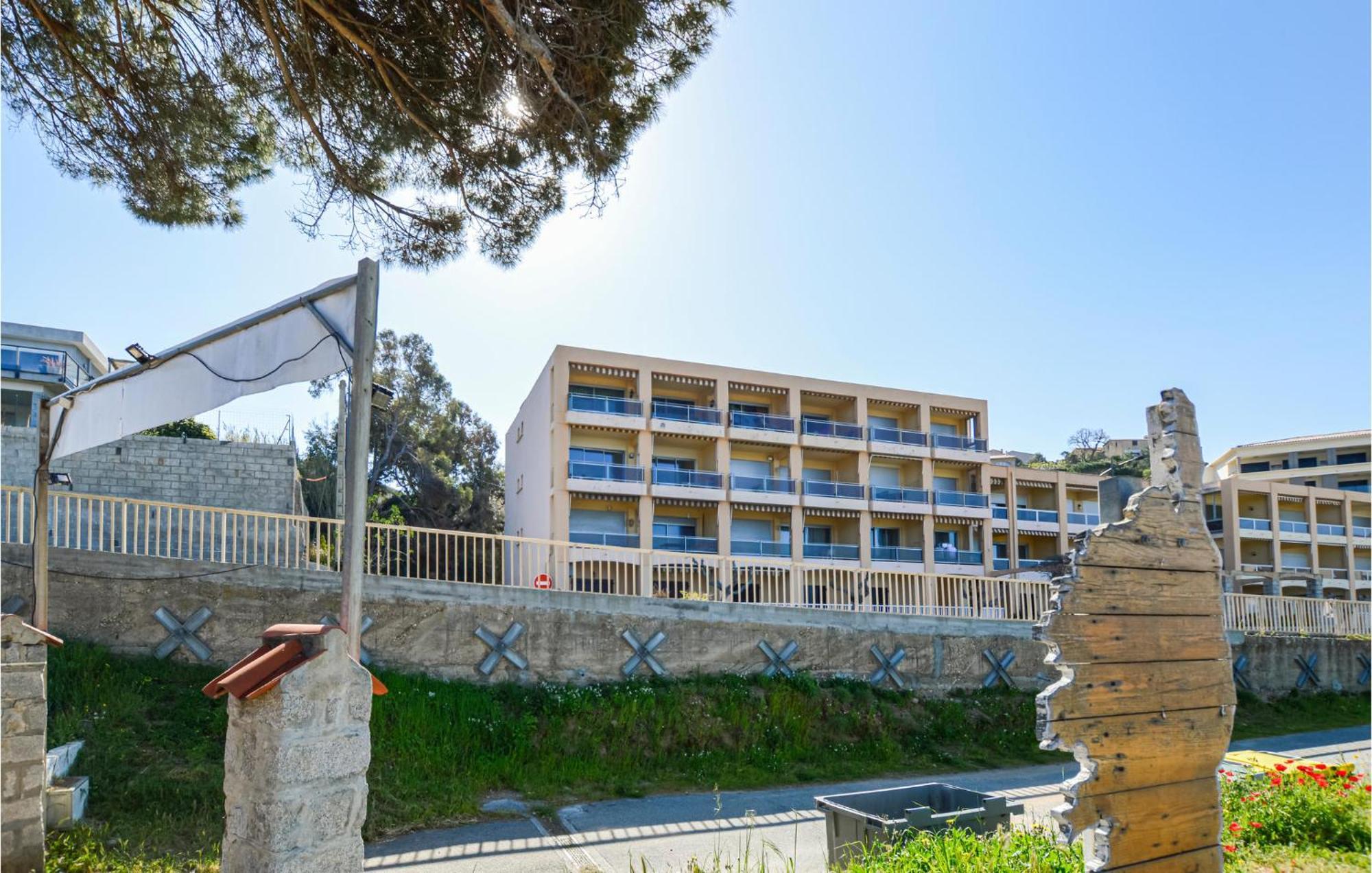 Cozy Apartment In Propriano With Kitchen Exterior foto
